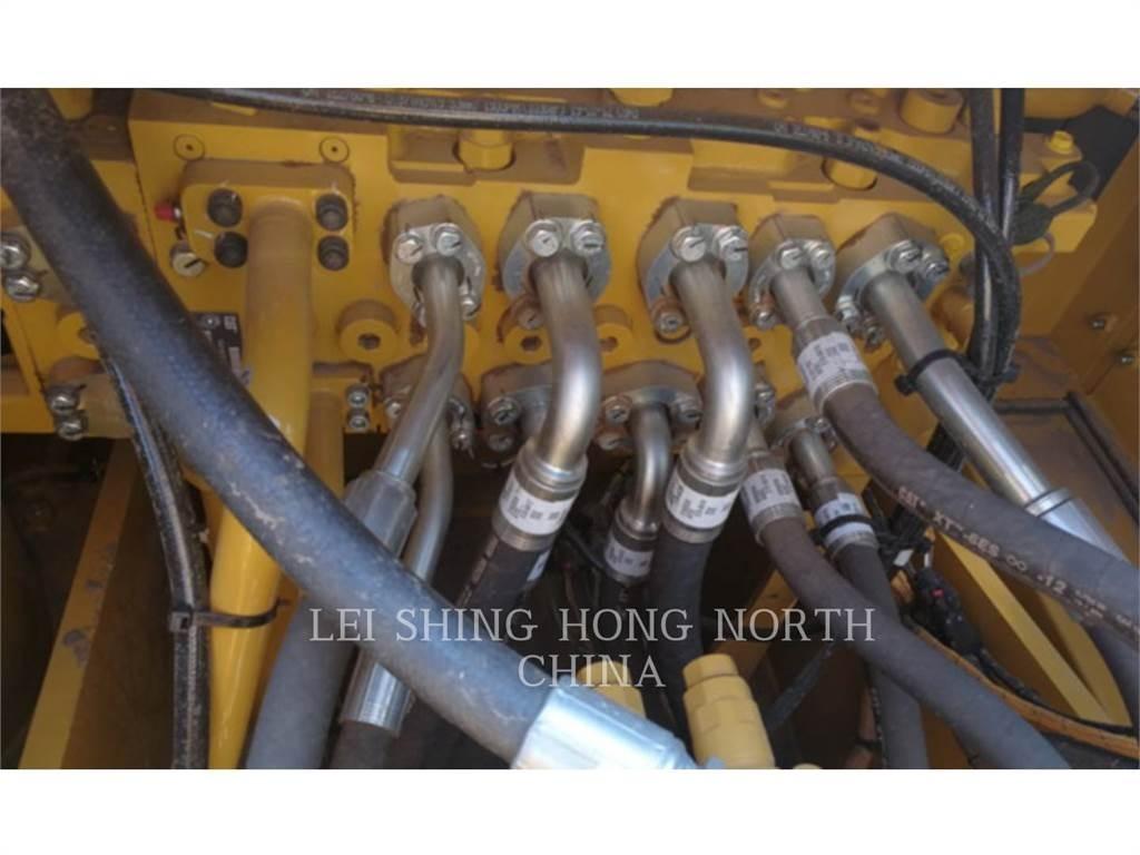 CAT 320-07GC حفارات زحافة