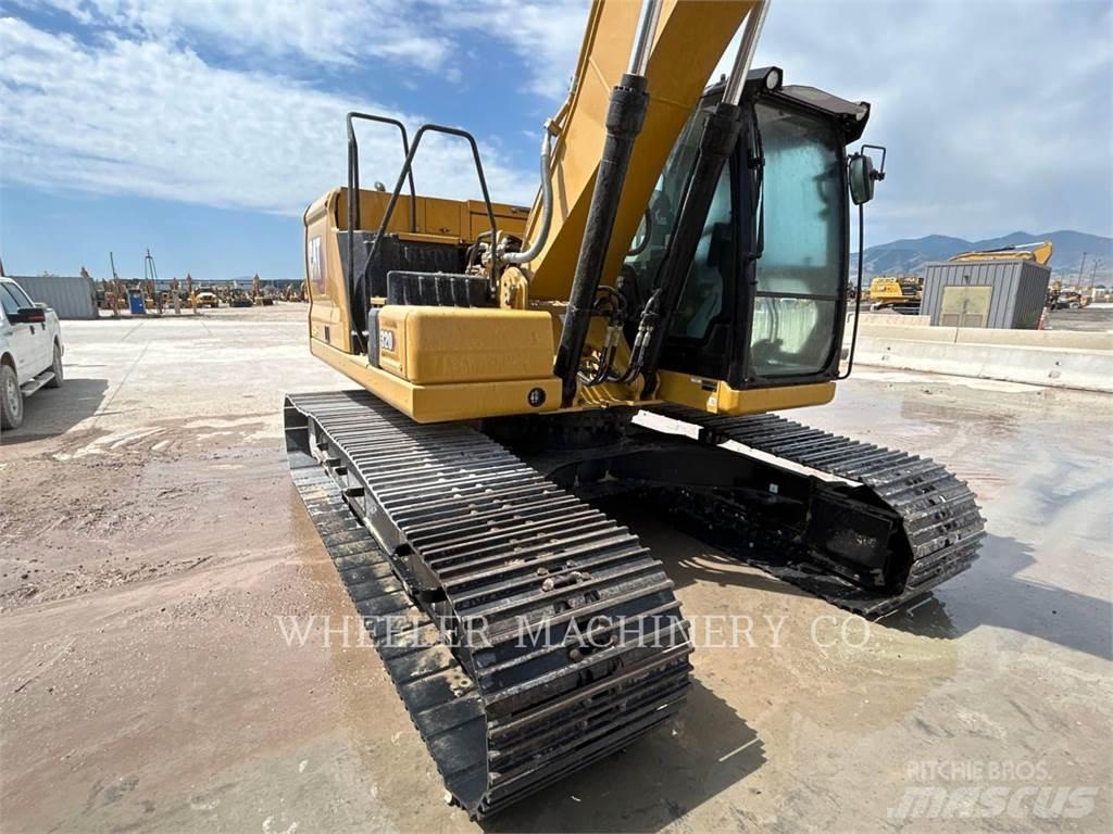CAT 320 CF حفارات زحافة
