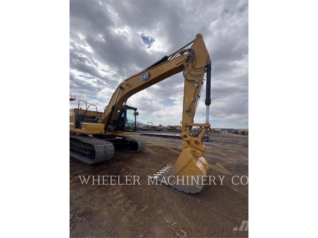 CAT 320 CF حفارات زحافة