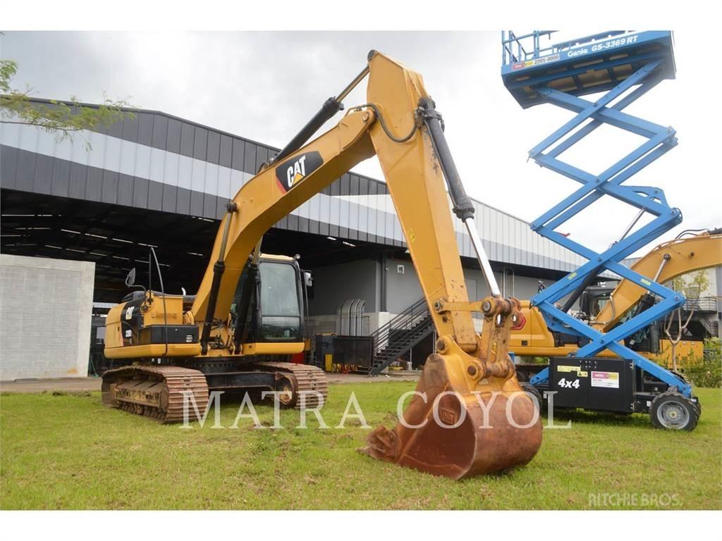 CAT 320 D 2 GC حفارات زحافة