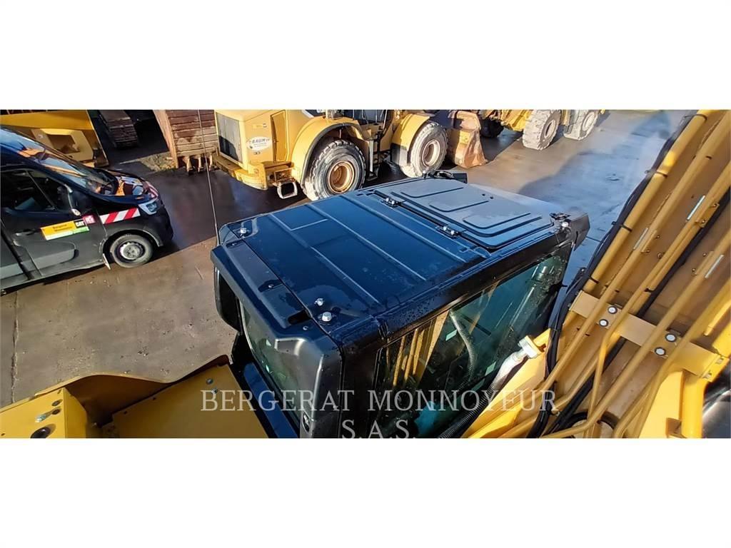 CAT 320 GC حفارات زحافة