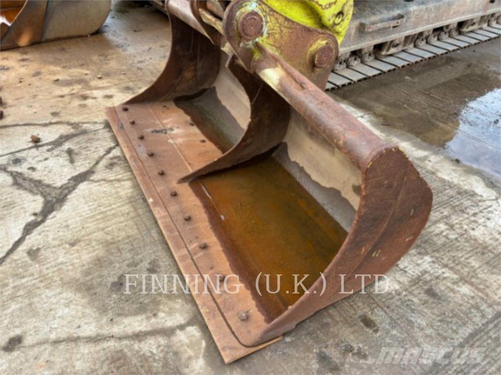 CAT 320 HSR 2D حفارات زحافة