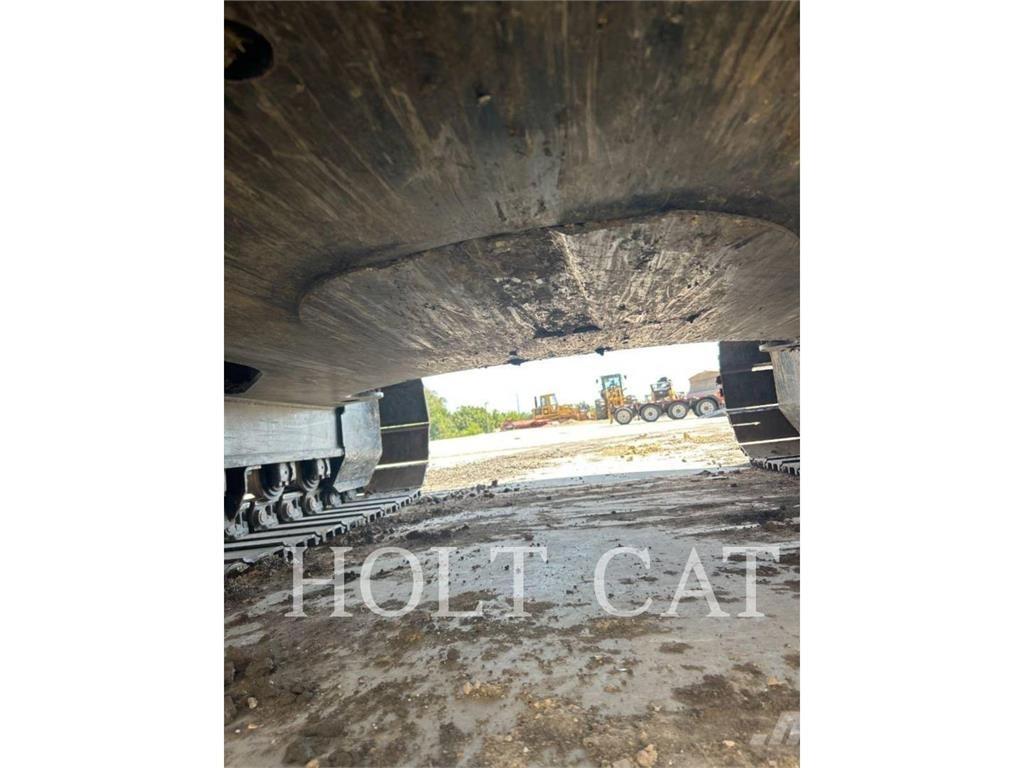 CAT 320 TC حفارات زحافة