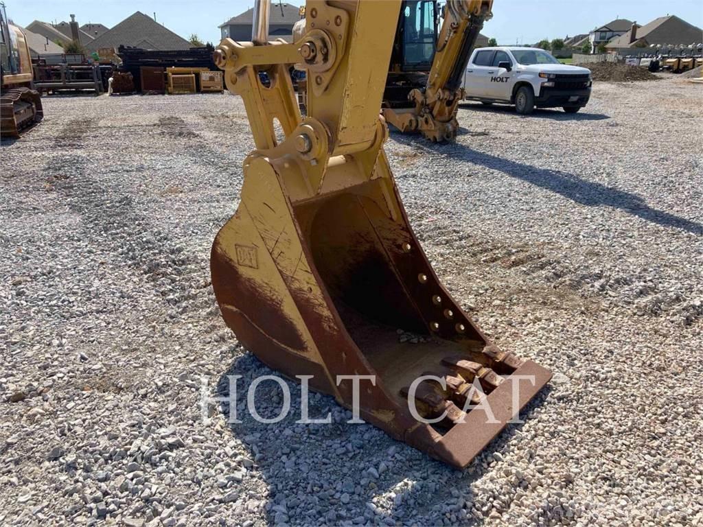 CAT 320 TC حفارات زحافة