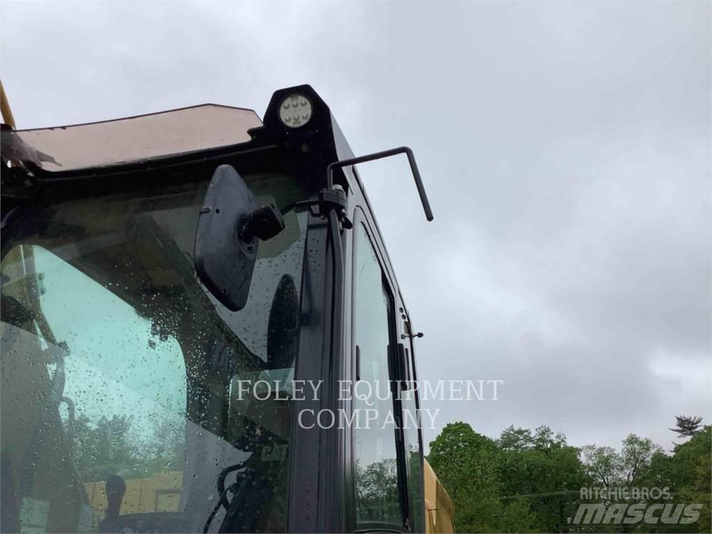 CAT 32007 حفارات زحافة