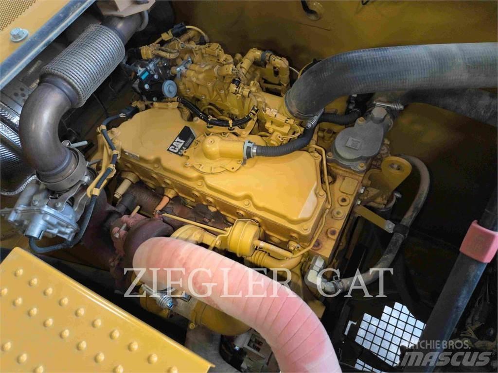 CAT 32007 حفارات زحافة