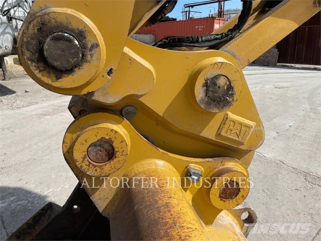 CAT 32007 حفارات زحافة