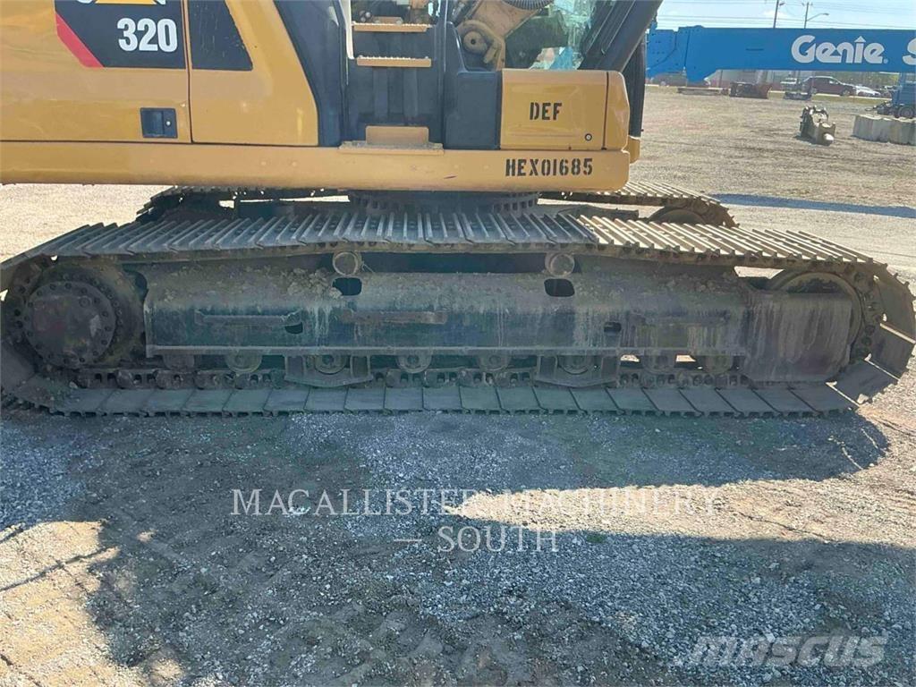 CAT 32007 حفارات زحافة