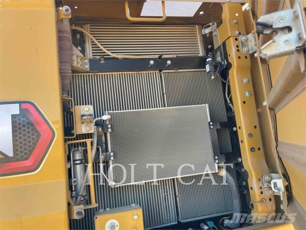 CAT 32007 حفارات زحافة