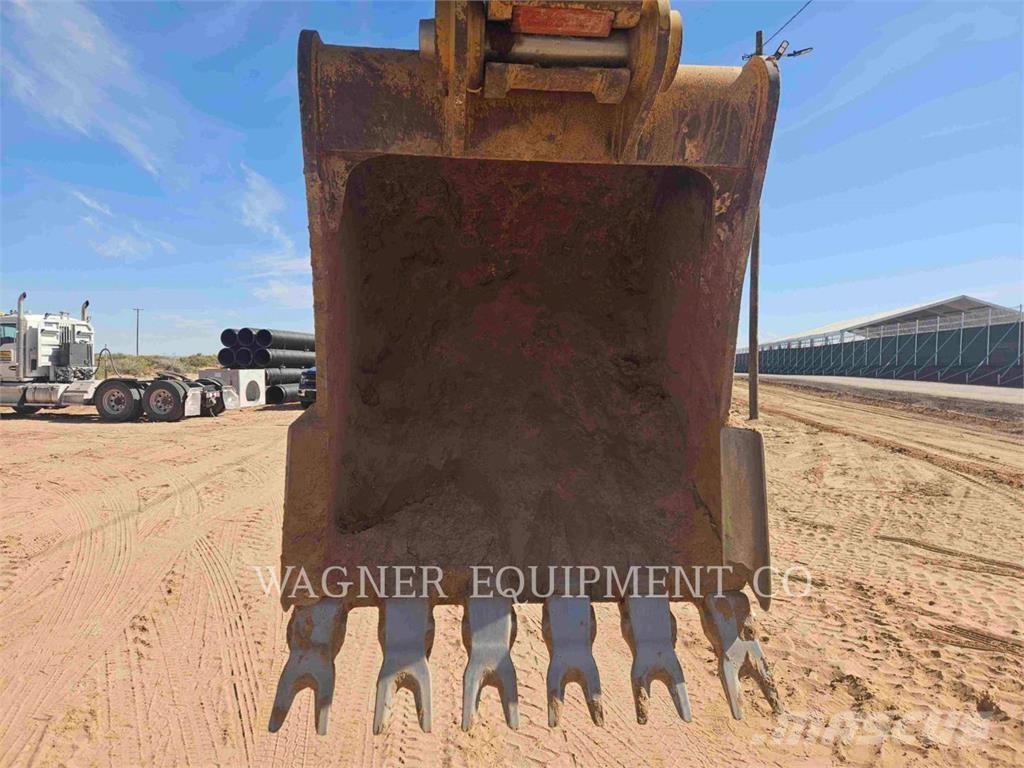 CAT 32007 حفارات زحافة