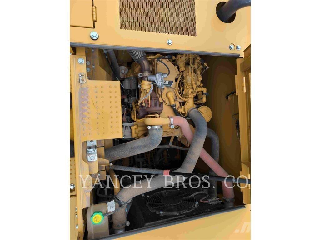 CAT 32007GC حفارات زحافة