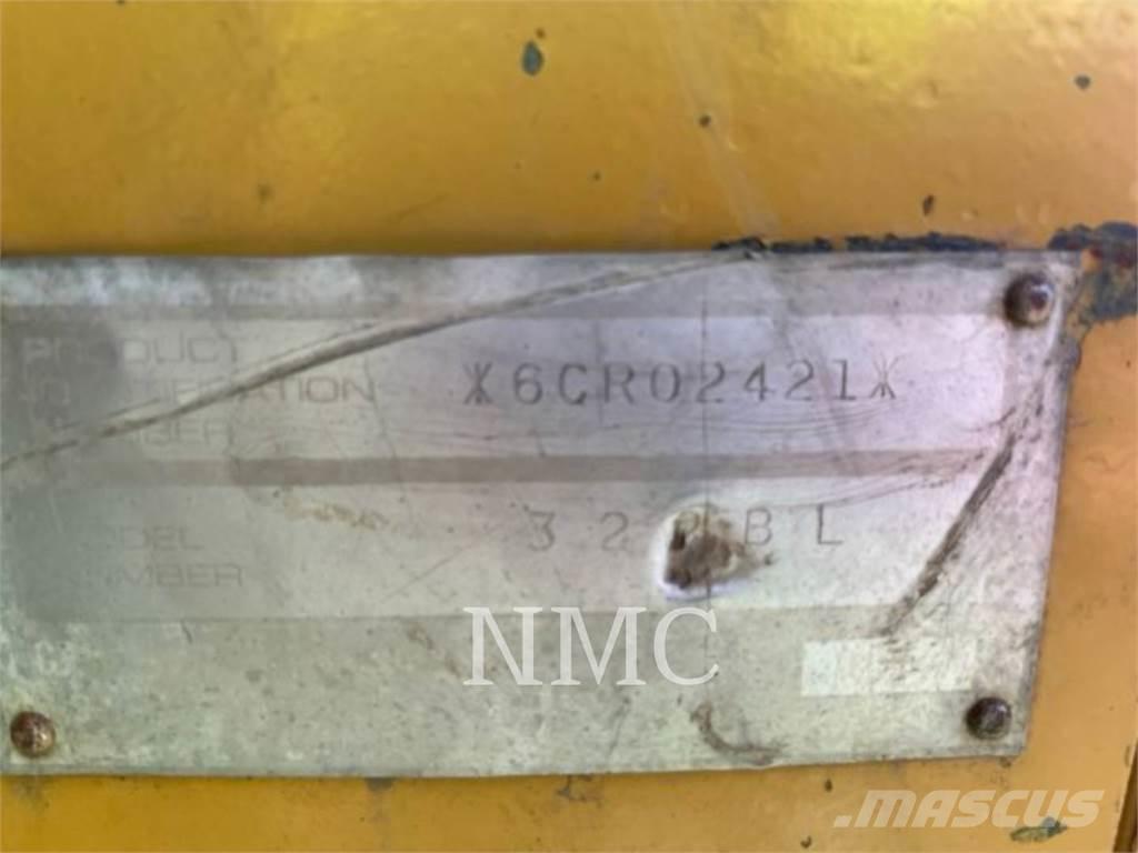 CAT 320BL حفارات زحافة