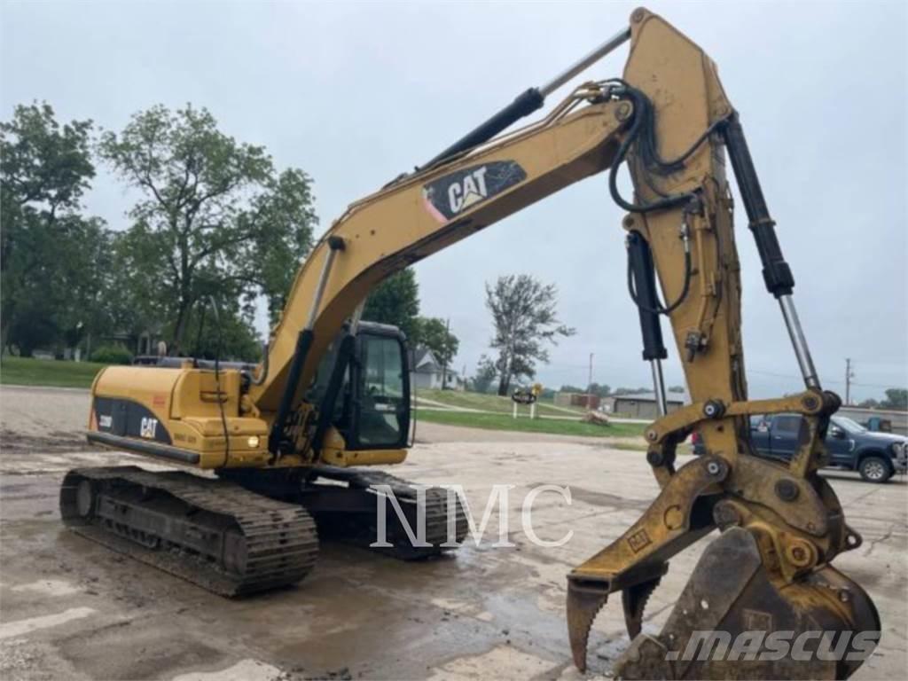 CAT 320D حفارات زحافة