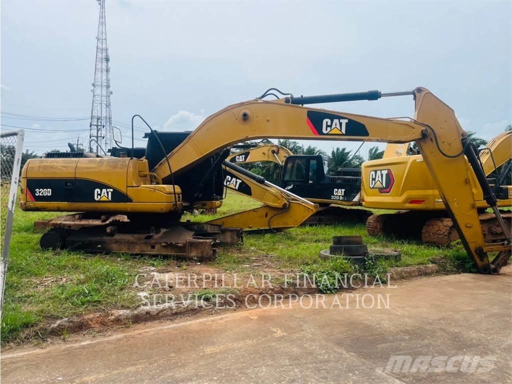 CAT 320D حفارات زحافة