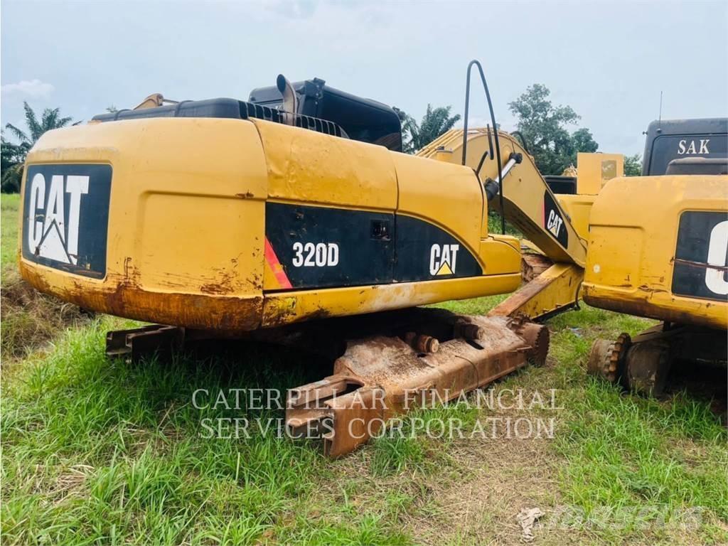 CAT 320D حفارات زحافة