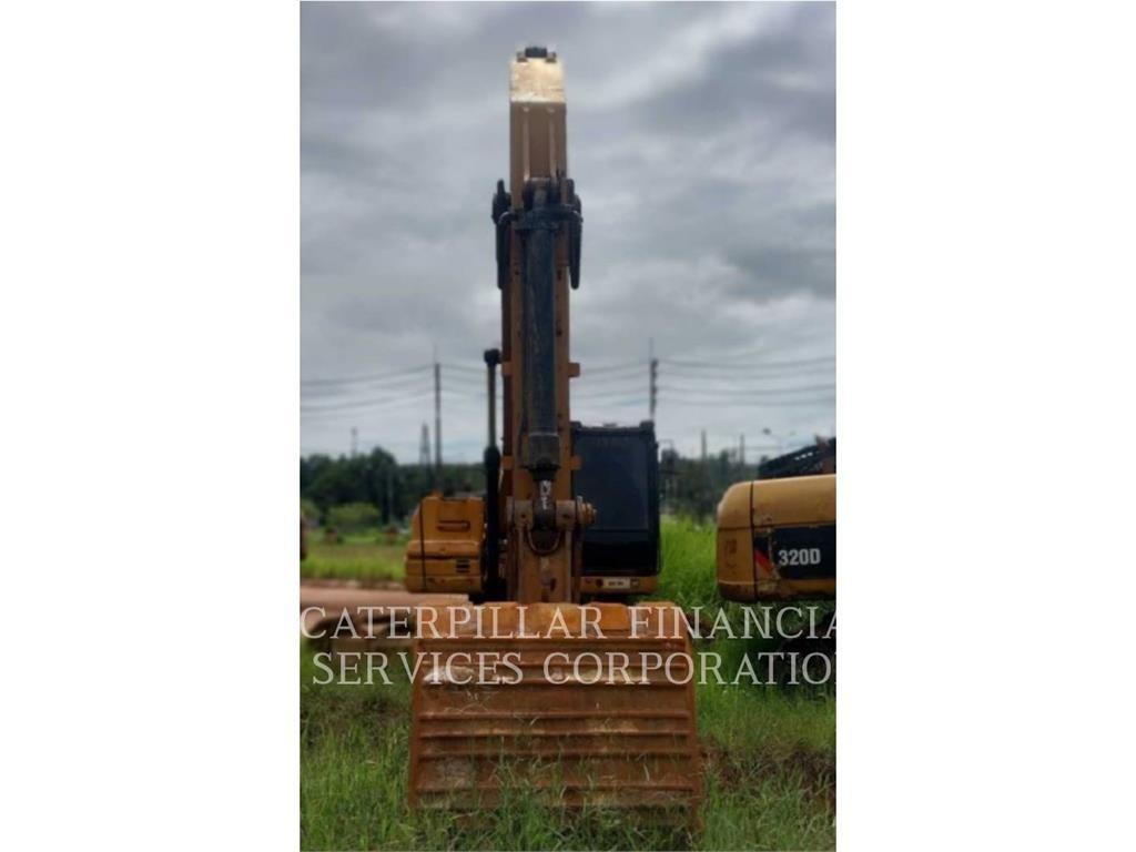 CAT 320D حفارات زحافة