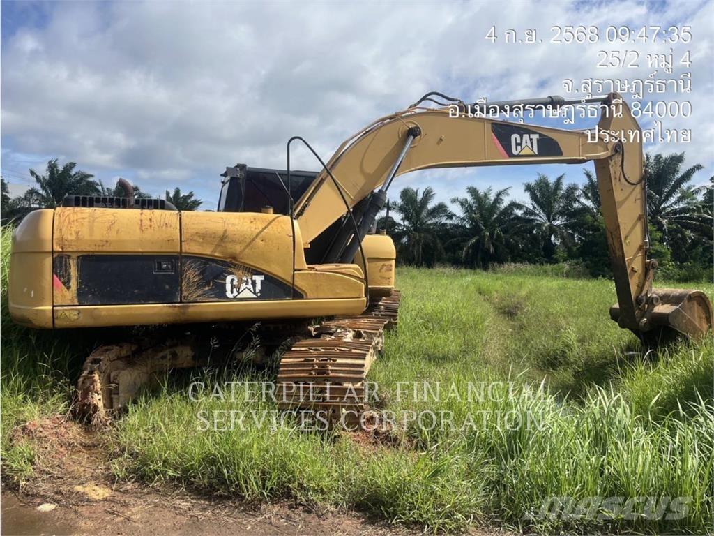 CAT 320D حفارات زحافة