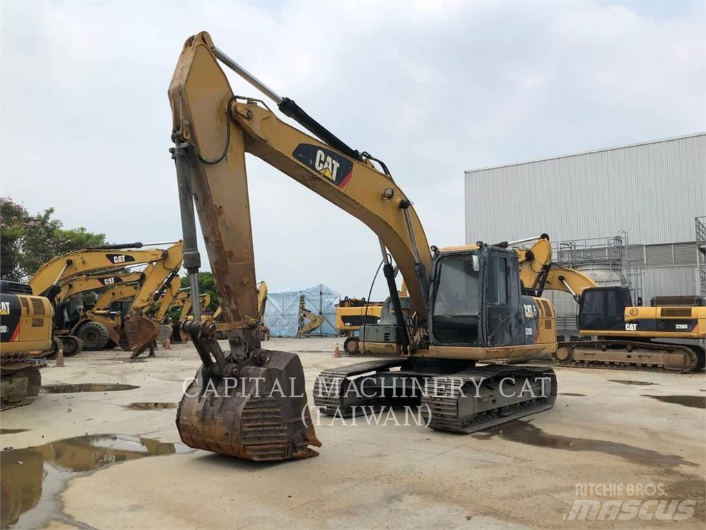 CAT 320D2 حفارات زحافة