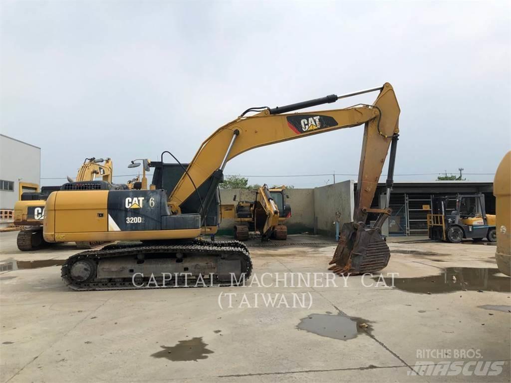 CAT 320D2 حفارات زحافة