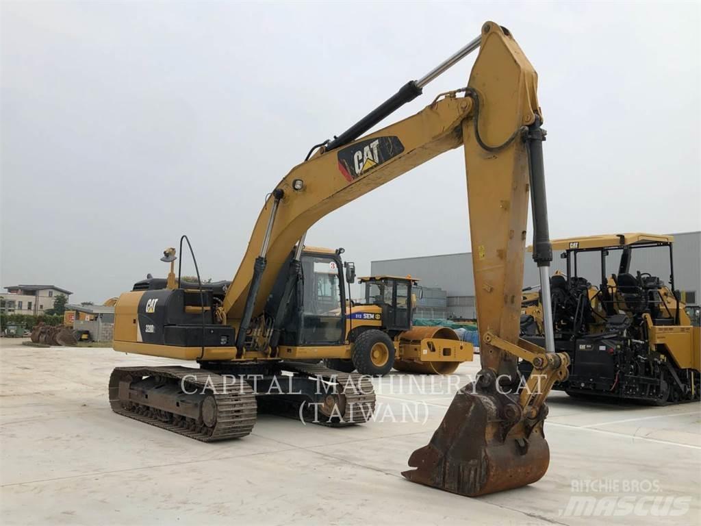 CAT 320D2 حفارات زحافة