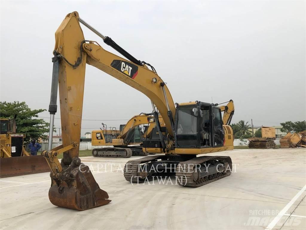 CAT 320D2 حفارات زحافة