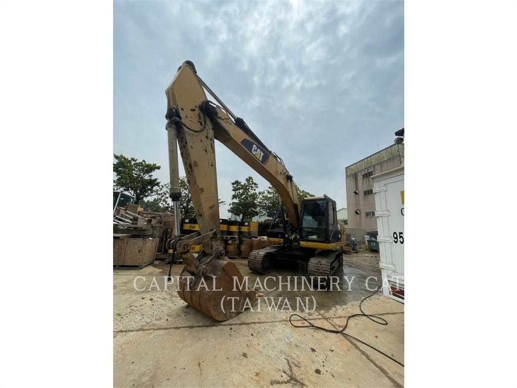 CAT 320D2 حفارات زحافة