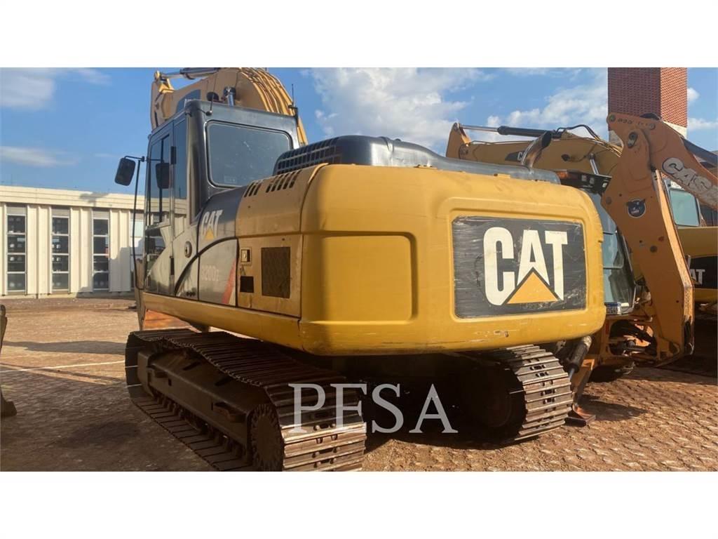 CAT 320D2 حفارات زحافة