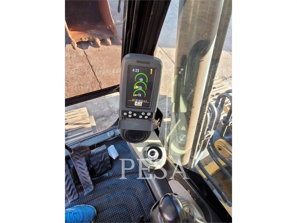 CAT 320D2 حفارات زحافة