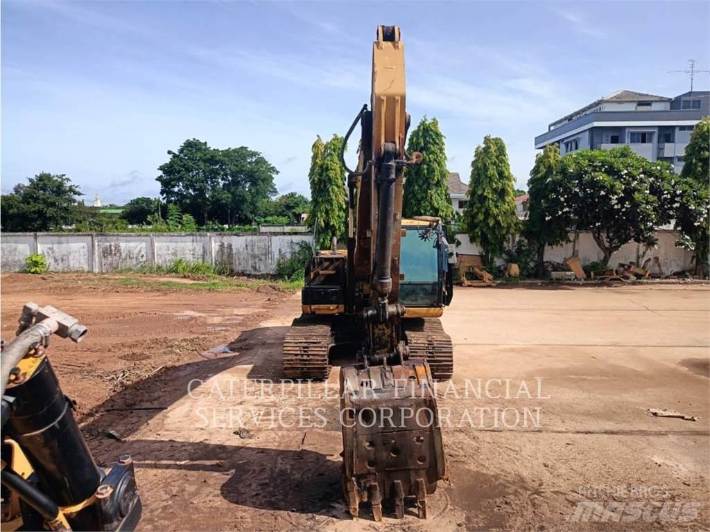 CAT 320D2 حفارات زحافة