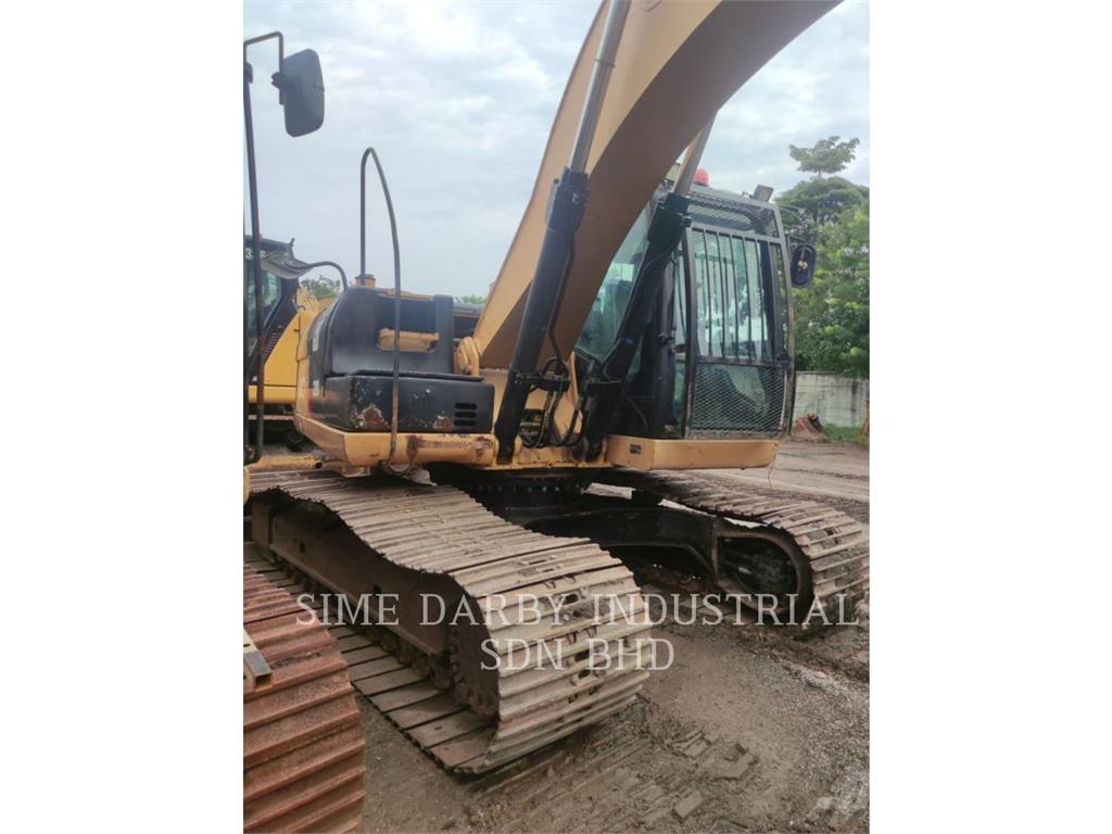 CAT 320D2 حفارات زحافة