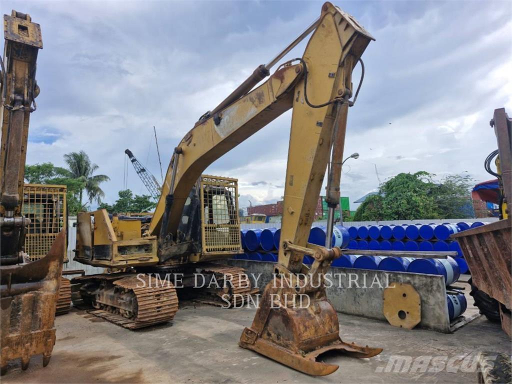 CAT 320D2 حفارات زحافة
