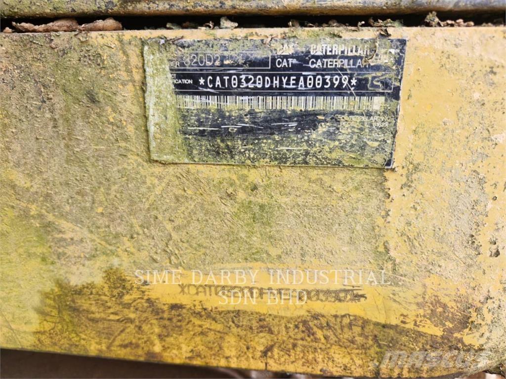 CAT 320D2 حفارات زحافة