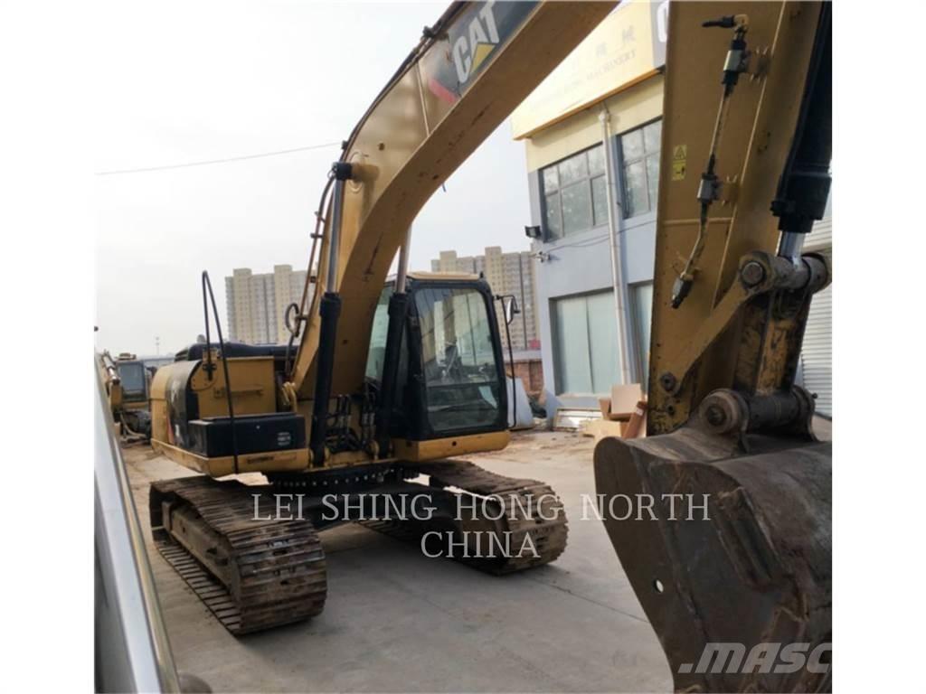 CAT 320D2 حفارات زحافة