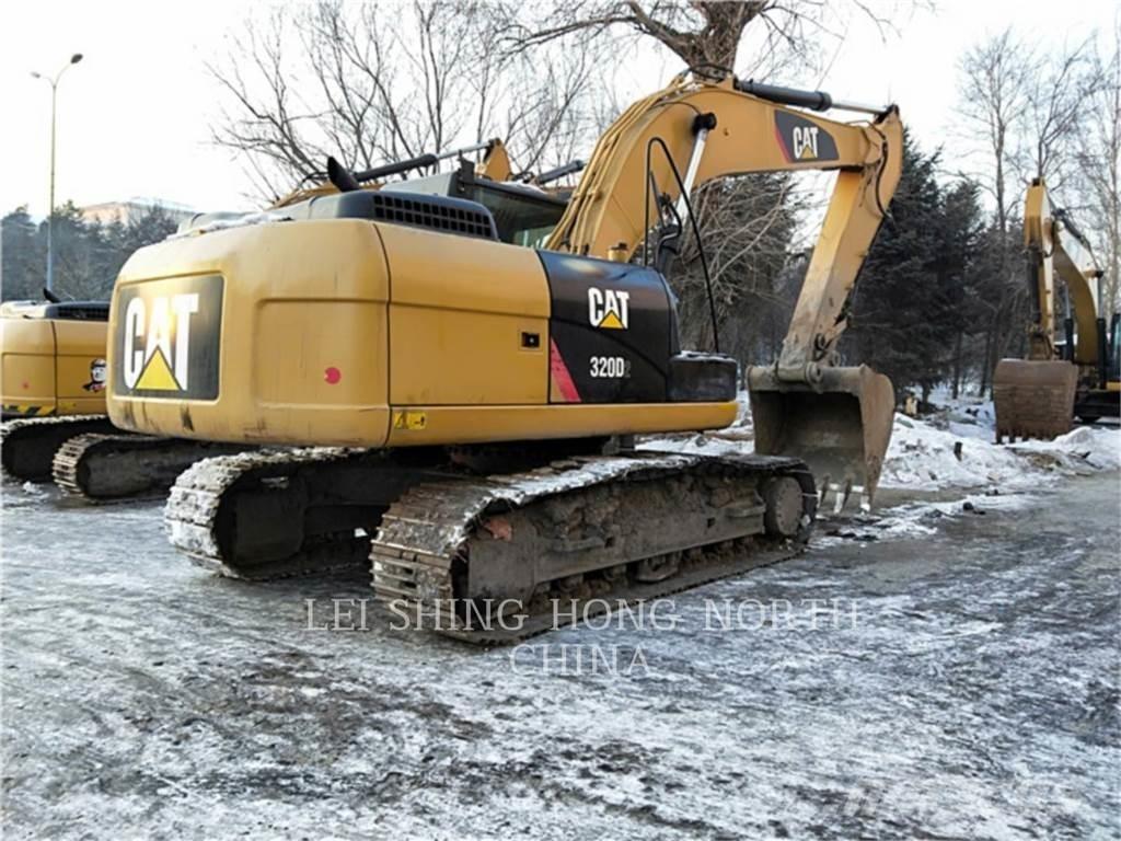 CAT 320D2 حفارات زحافة