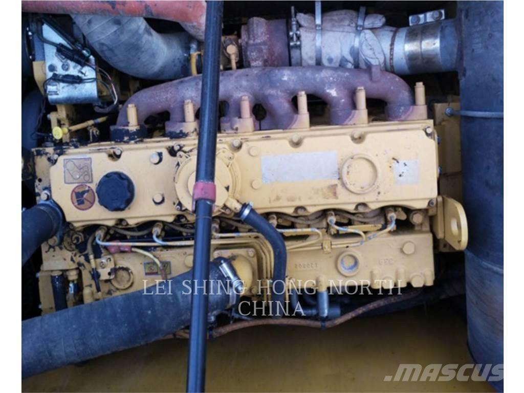 CAT 320D2 حفارات زحافة