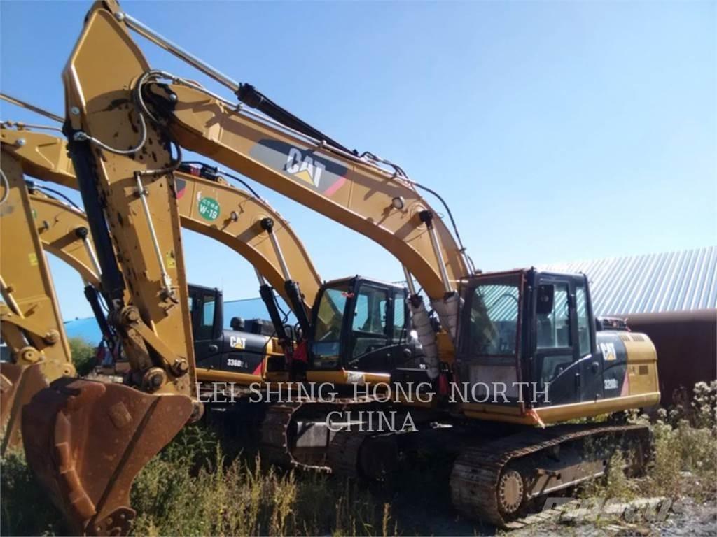 CAT 320D2 حفارات زحافة