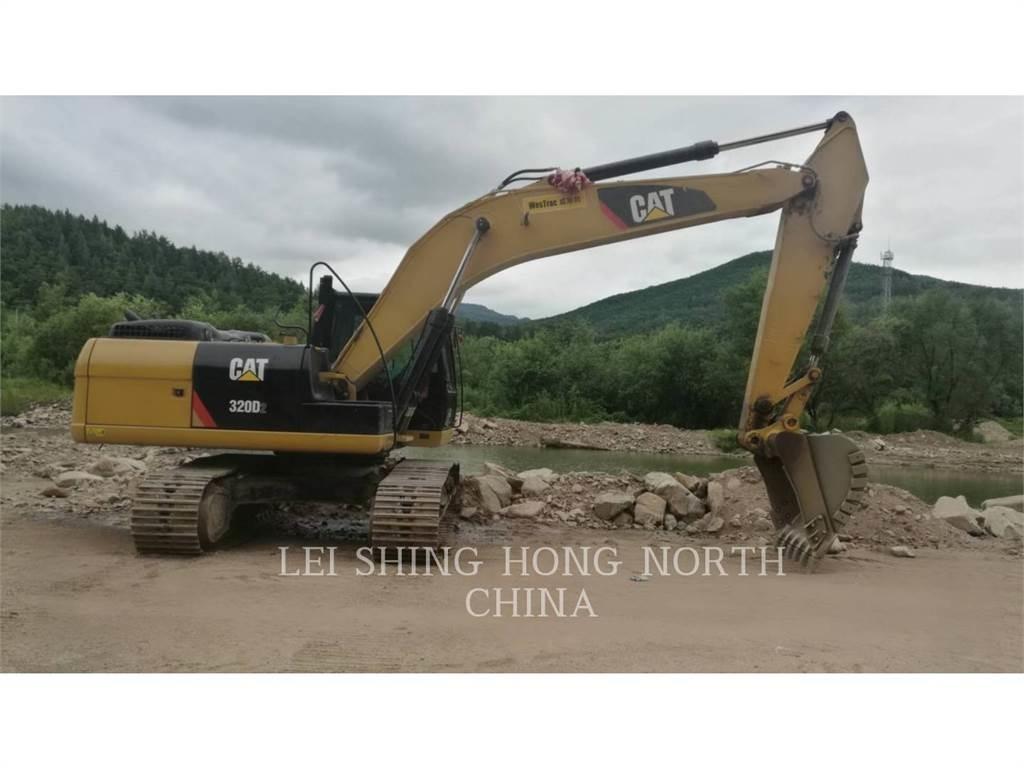 CAT 320D2 حفارات زحافة