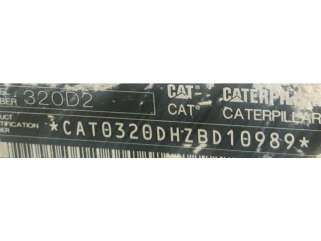 CAT 320D2 حفارات زحافة