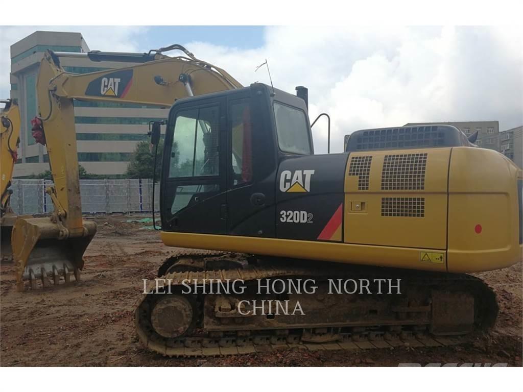 CAT 320D2 حفارات زحافة
