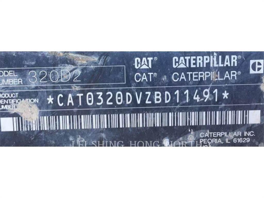 CAT 320D2 حفارات زحافة