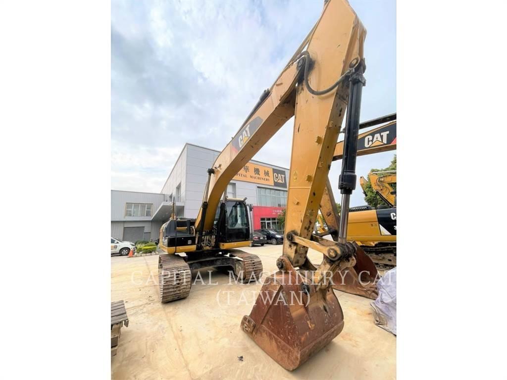 CAT 320D2 حفارات زحافة