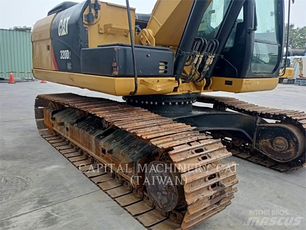 CAT 320D2GC حفارات زحافة