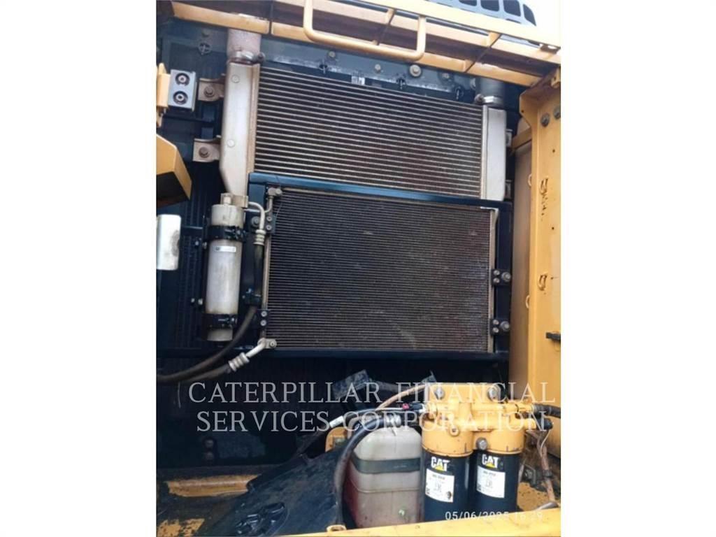 CAT 320D2GC حفارات زحافة