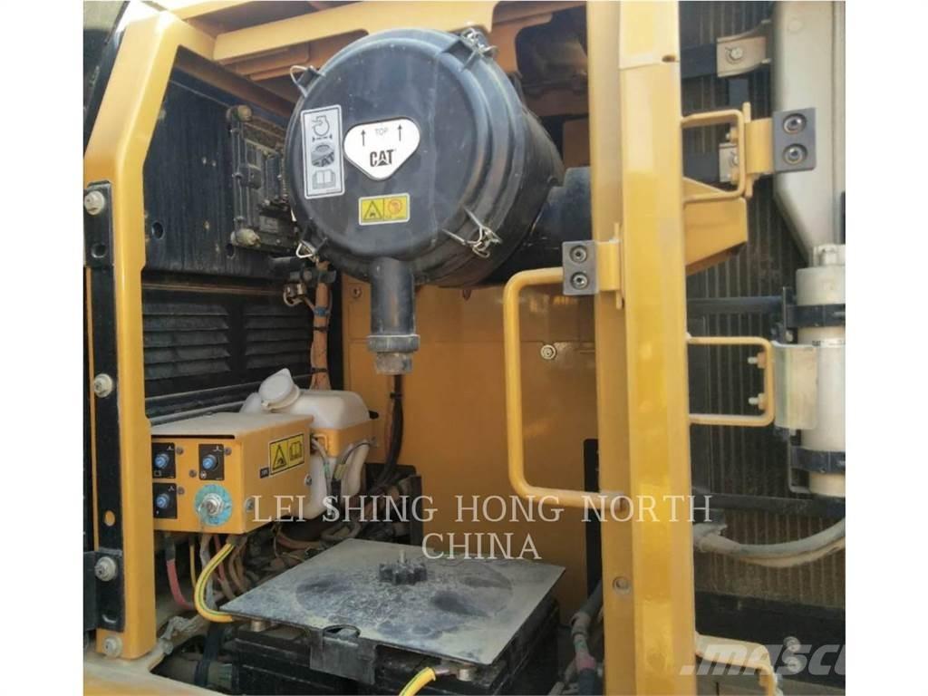 CAT 320D2GC حفارات زحافة