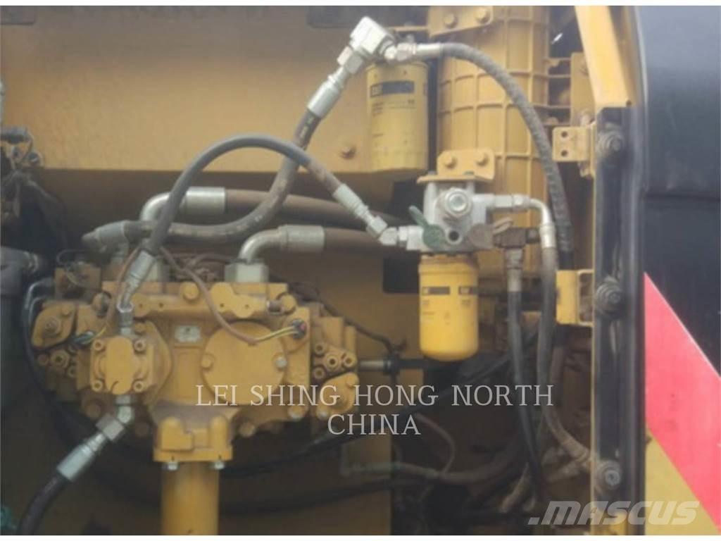 CAT 320D2GC حفارات زحافة