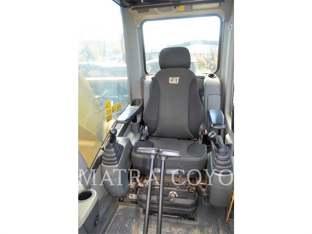 CAT 320D2GC حفارات زحافة