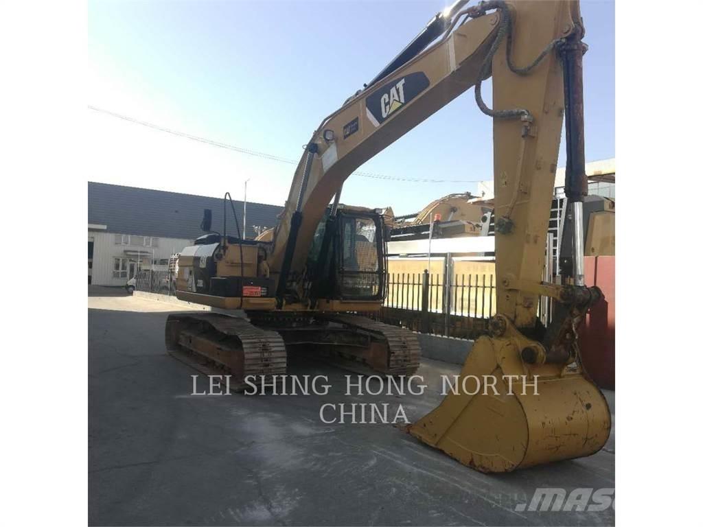 CAT 320D2L حفارات زحافة