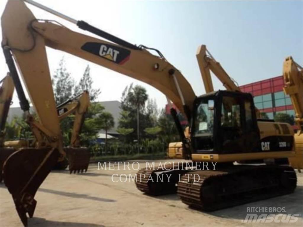 CAT 320DGC حفارات زحافة