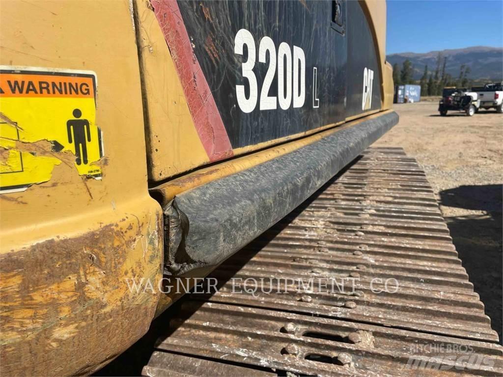 CAT 320DL حفارات زحافة