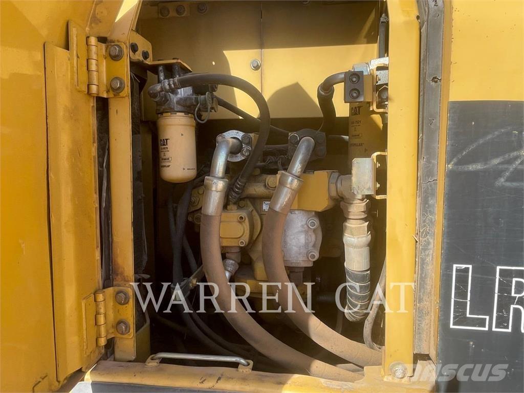 CAT 320DL حفارات زحافة